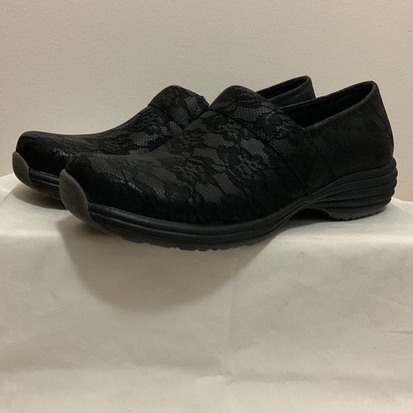 Sanita O2 Black Embossed Lace Pattern Clog - Picture 6 of 8
